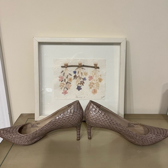 Calvin Klein kitten heels - size 6.5 - Picture 2 of 6